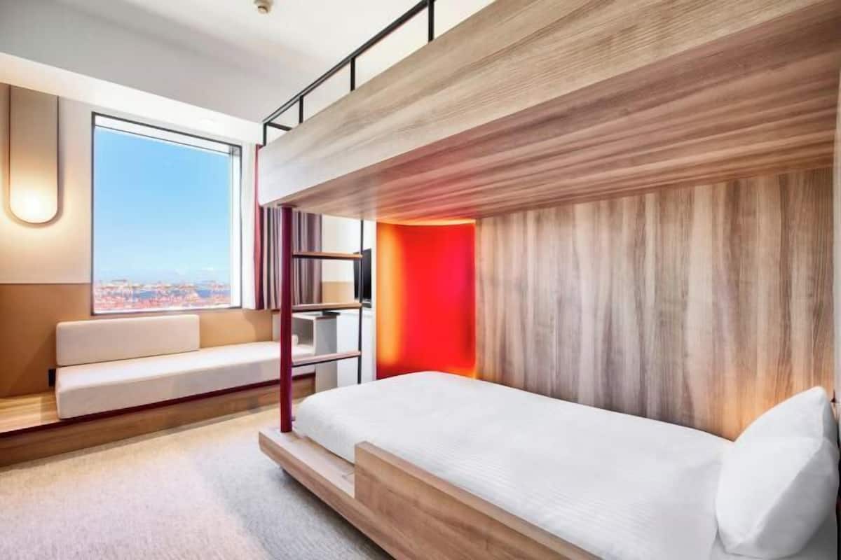 Ropa de cama de alta calidad, edredón, cortinas blackout y wifi gratis