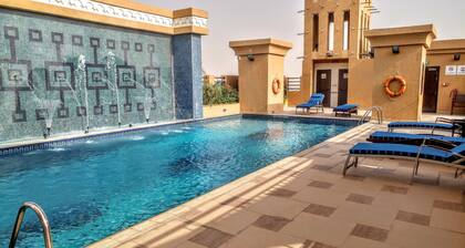 Mirage 1 Residence Lavish Modern Apartment with Balcony