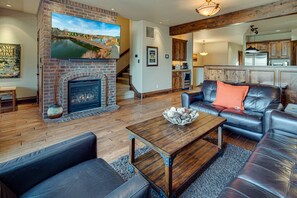 Smart TV, fireplace, Netflix, DVD player