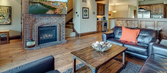 Old Mill Townhome Steps from River and Trails, Shops, Restaurants, Fireplace, A/C, Dog Friendly.