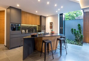 Exclusive Villa, 4 Bedrooms | Private kitchenette - Villa Castil di Udara by Villa Finder (Kerobokan)