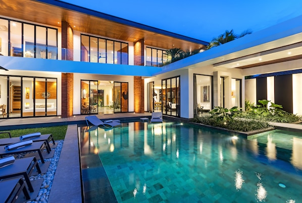 Exclusive Villa, 4 Bedrooms | Private pool