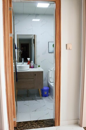 淋浴設備、提供毛巾