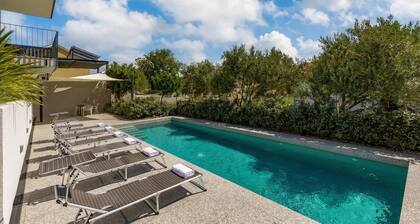 Pool Sapore Di Mare Apartments