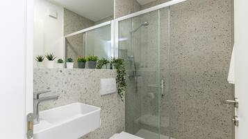 Standard Apartment, Multiple Bedrooms, 2 Bathrooms (Pool Apartment Sapore Di Mare 1) | Bathroom | Shower, towels, soap, shampoo