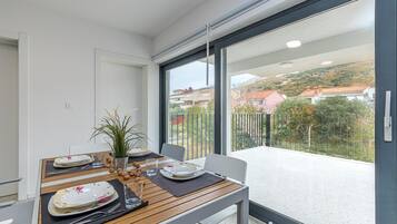 Standaard appartement, meerdere slaapkamers, 2 badkamers (Pool Apartment Sapore Di Mare 1) | Kameruitzicht