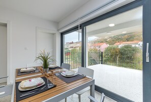 Standard-Apartment, Mehrere Schlafzimmer, 2 Bäder (Pool Apartment Sapore Di Mare 1) | Ausblick vom Zimmer