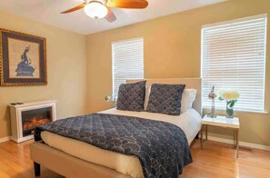 3 عدّة غرف نوم ومكواة/لوح كي وسرير سفر وواي فاي