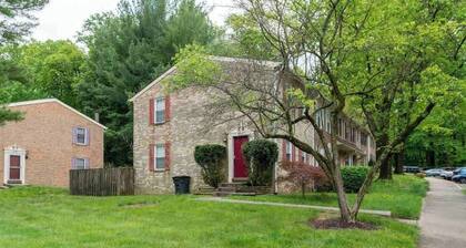 Relax & have fun in this Columbia 3 level townhome