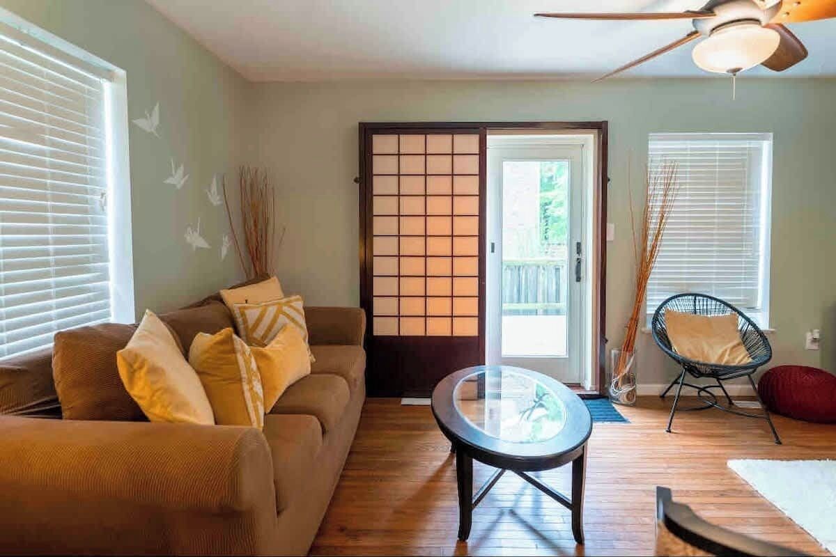 TV, fireplace, offices