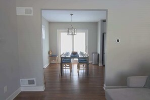 Interior - Downtown Silver Spring Ranch home! (Silver Spring)