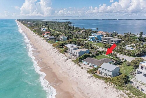 Charming Home directly on Private Beach