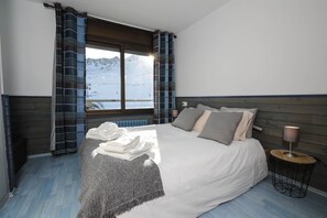 4 bedrooms, iron/ironing board, WiFi, bed sheets - Apartamiento (Pas de la Casa)