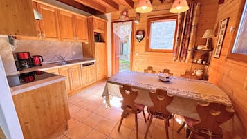 Refrigerador, microondas, horno y lavavajillas