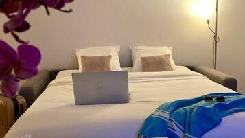 Studio, 2 persons | Living area | 30-inch flat-screen TV with digital channels, TV