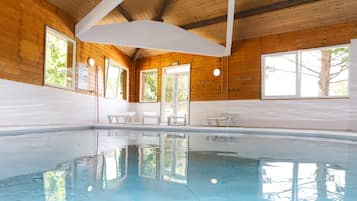 Indoor pool, seasonal outdoor pool, pool loungers