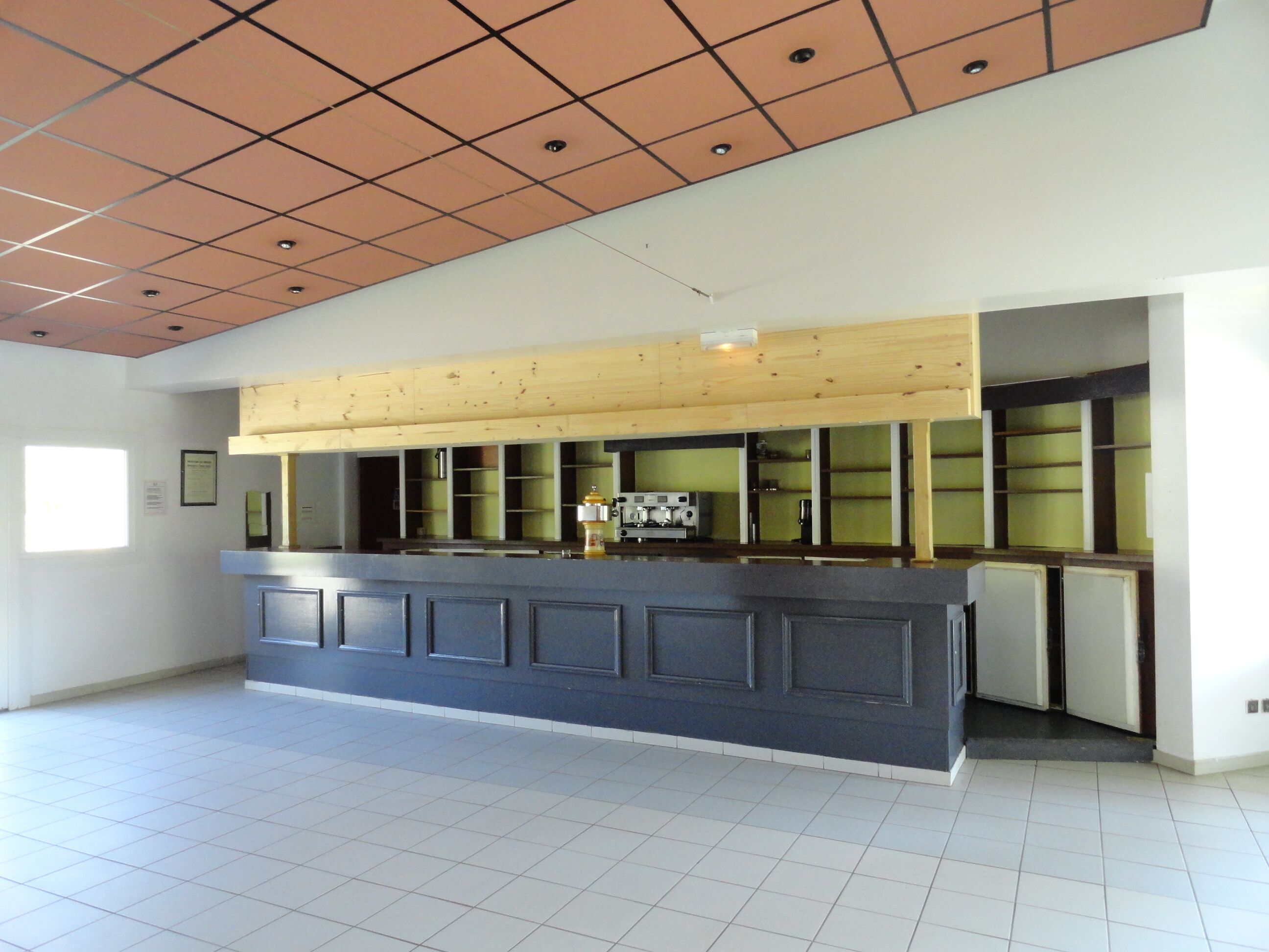 Daily buffet breakfast (EUR 11 per person)