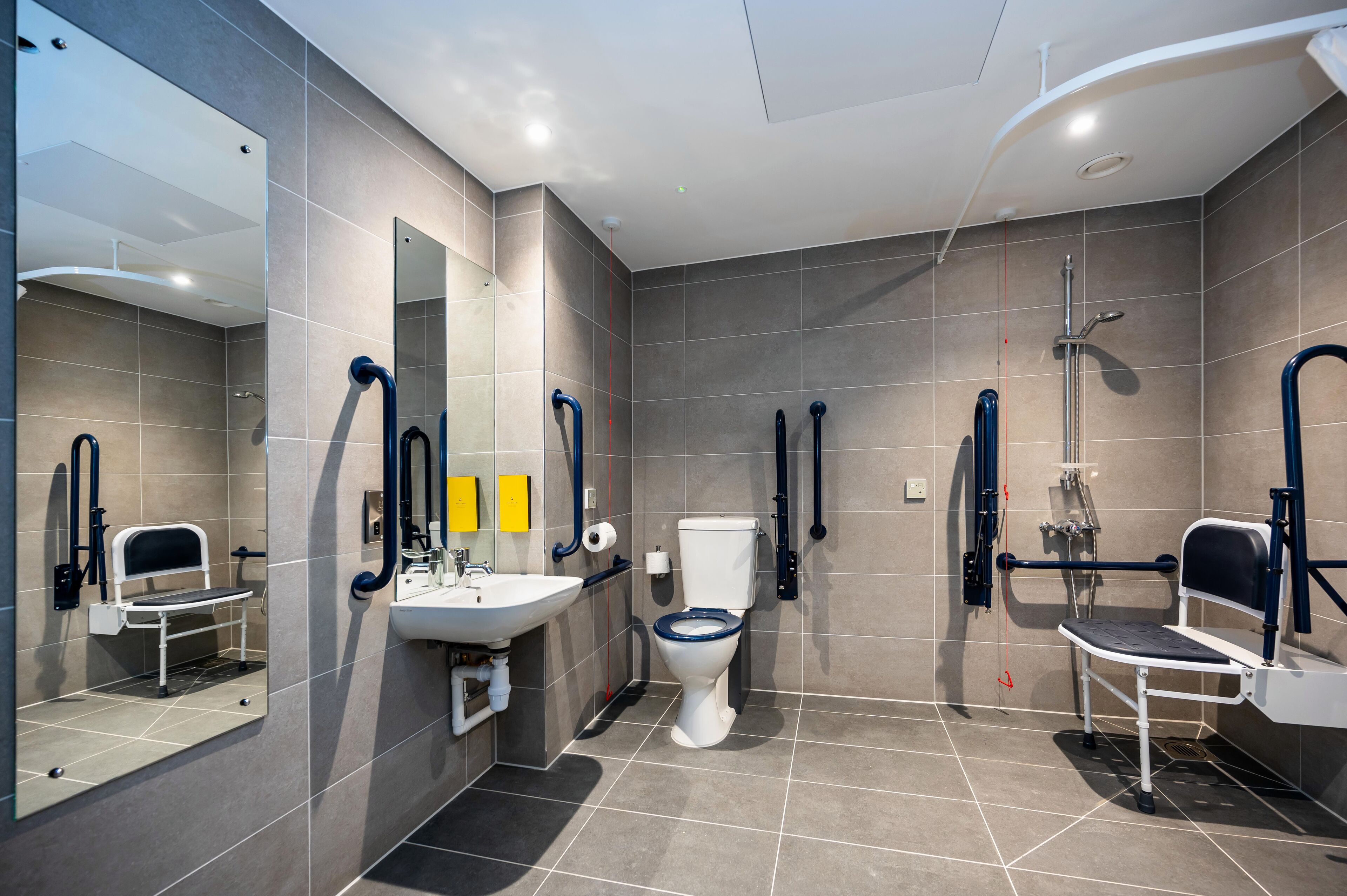 shower, rainfall showerhead, free toiletries, hair dryer