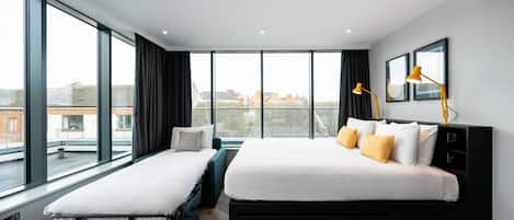 Studio Apartment | 1 bedroom, desk, iron/ironing board, free cribs/infant beds