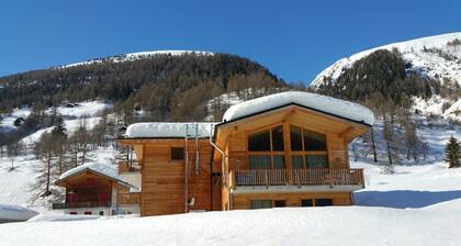 Chalet Breithorn - Luxury Spacious 3 Bedroom Apartment with Magnificent View