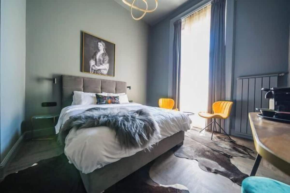 Minibar, in-room safe, desk, blackout drapes