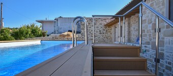 Villa Tzoulakis 4Season