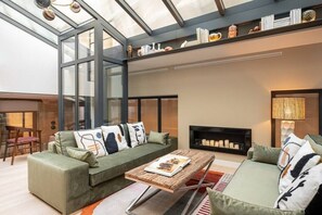 Téléviseur, jeux vidéo, bureau