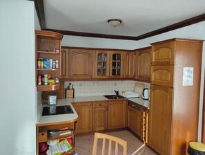 Kühlschrank, Ofen, Herdplatte, Geschirrspüler