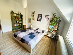 2 chambres, fer et planche à repasser, Wi-Fi gratuit, draps fournis