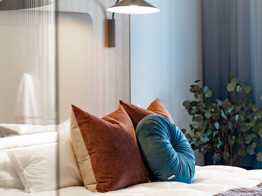 Desk, laptop workspace, iron/ironing board, free WiFi