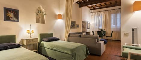 Estudio Confort | Ropa de cama de alta calidad, edredones de plumas, mobiliario individual