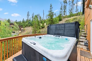 Outdoor spa tub - Amazing Views! Private Hot Tub! Sauna! Game Room! (Breckenridge)