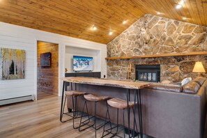 Fridge, microwave, oven, stovetop - Amazing Views! Private Hot Tub! Sauna! Game Room! (Breckenridge)