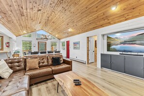 Smart-TV, peis, videospill og fotballspill