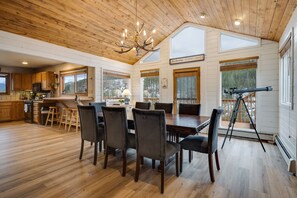 Dining - Amazing Views! Private Hot Tub! Sauna! Game Room! (Breckenridge)