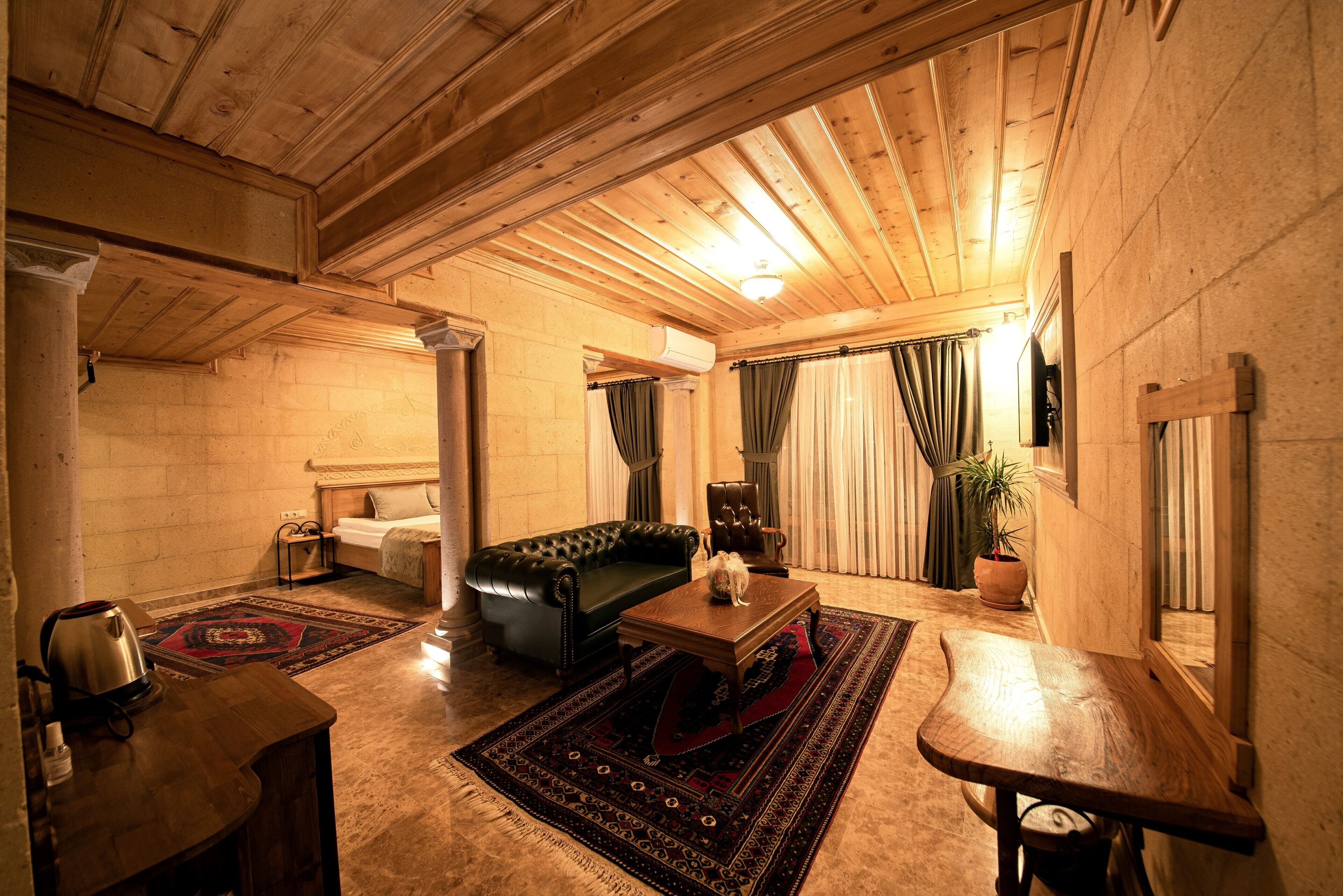 Foto - Cratus Stone Palace