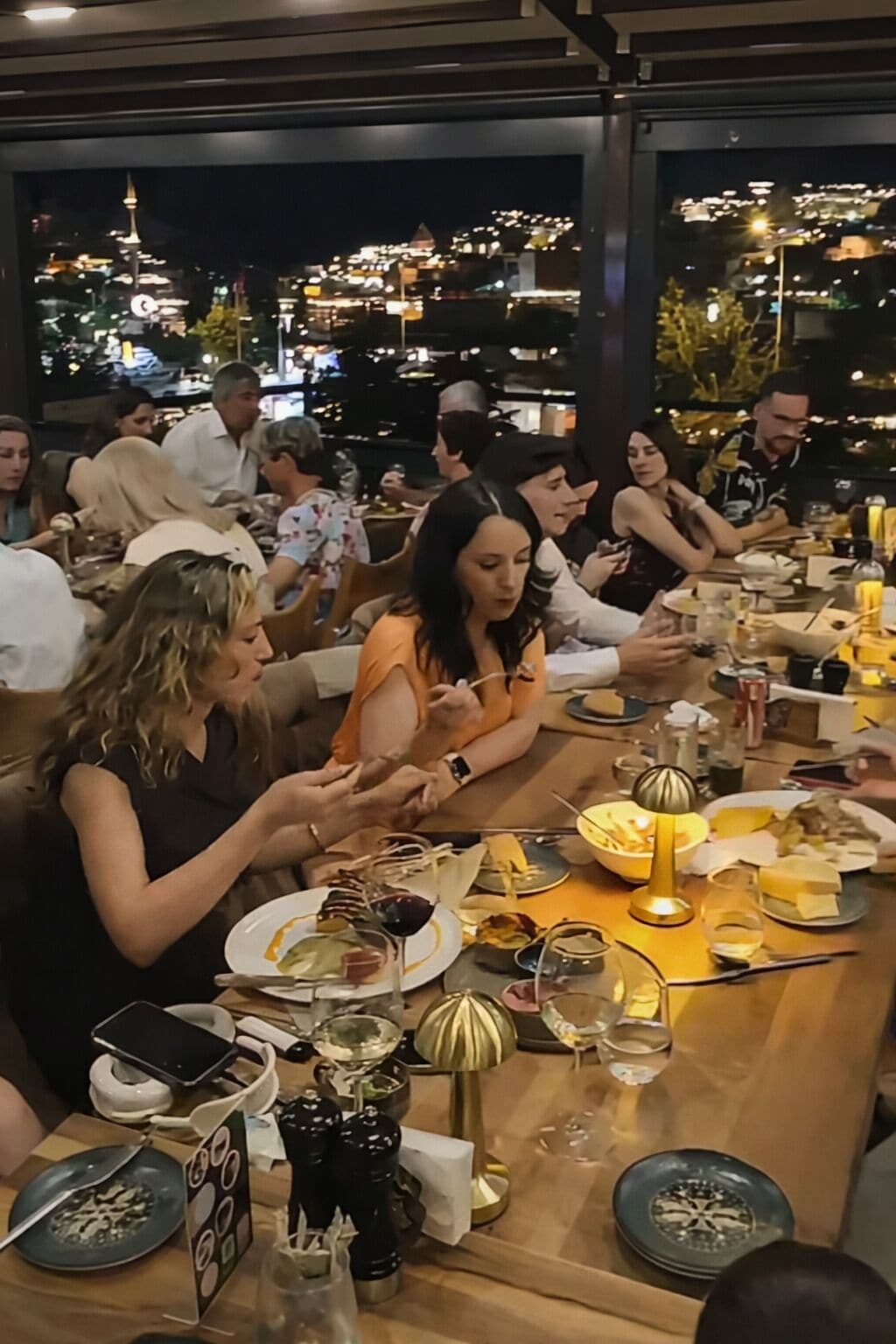 Foto - Cratus Stone Palace