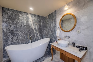 Stone Junior Suite With Balcony | Salle de bain