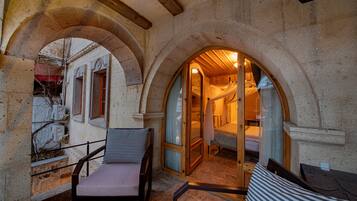 Stone Deluxe Room with Balcony | Näkymä parvekkeelta