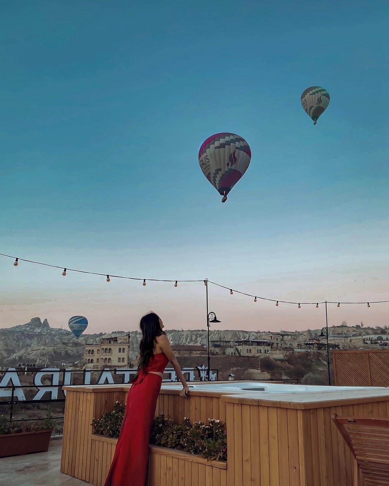 Foto - Cratus Stone Palace