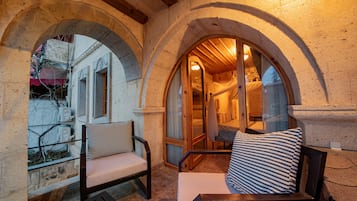 Stone Deluxe Room with Balcony | Balcony