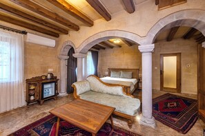 Ropa de cama de alta calidad y minibar 