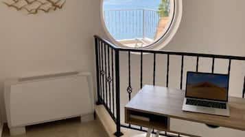 Badekar, hårtørrer, håndklæder, Sæbe