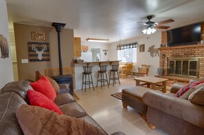 Smart TV y chimenea