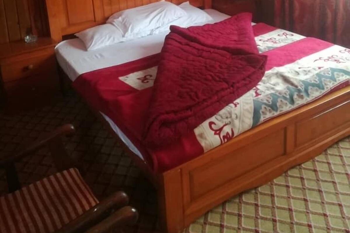 Quarto casal luxo | Ferros/tábuas de passar roupa, Wi-Fi de cortesia