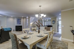 Dining - Sunset Rentals | Golfmaster 305 | Dog Friendly | FREE tennis/pickleball (Hilton Head Island)