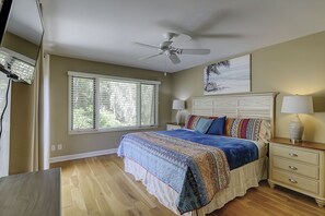 3 bedrooms, desk, iron/ironing board, Internet - Sunset Rentals | Golfmaster 305 | Dog Friendly | FREE tennis/pickleball (Hilton Head Island)