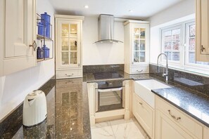 Fridge, microwave, stovetop, dishwasher - Host & Stay | Rose Cottage (Middlesbrough)