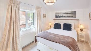 3 chambres, fer et planche à repasser, Wi-Fi, draps fournis