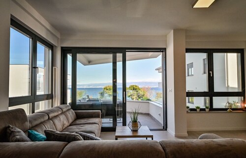 Blue Sea apartment with sea view